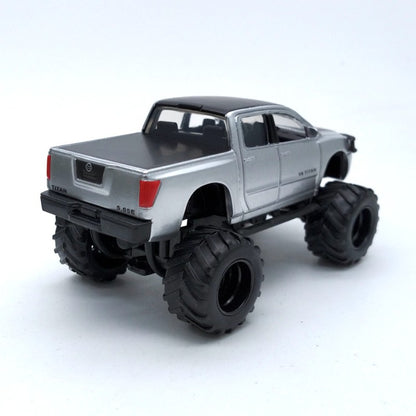 1/64 Scale 2006 Nissan Titan Monster Truck Diecast Model Car