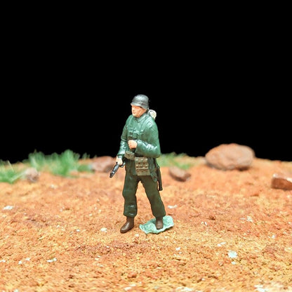 1/72 Scale WWII Army Soldiers Painted Figurines for Model Dioramas