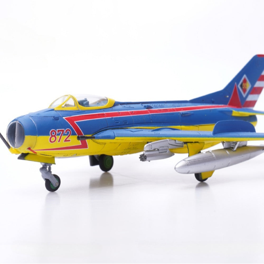 1/72 Scale Mikoyan-Gurevich MiG-19 Farmer Soviet Fighter Aircraft Diecast Model