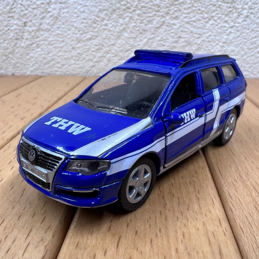 1/64 Scale Volkswagen Passat 2.0 FSI Technisches Hilfswerk Diecast Model Car