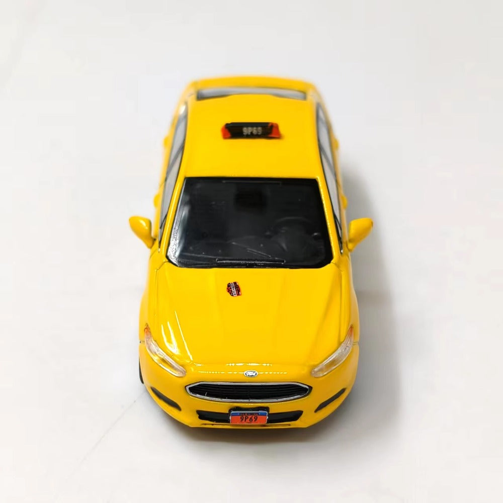 1/64 Scale 2013 Ford Fusion New York City Taxi Diecast Model Car