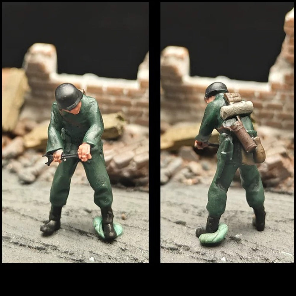 1/72 Scale WWII German Artillery Soldiers Painted Figures for Model Dioramas