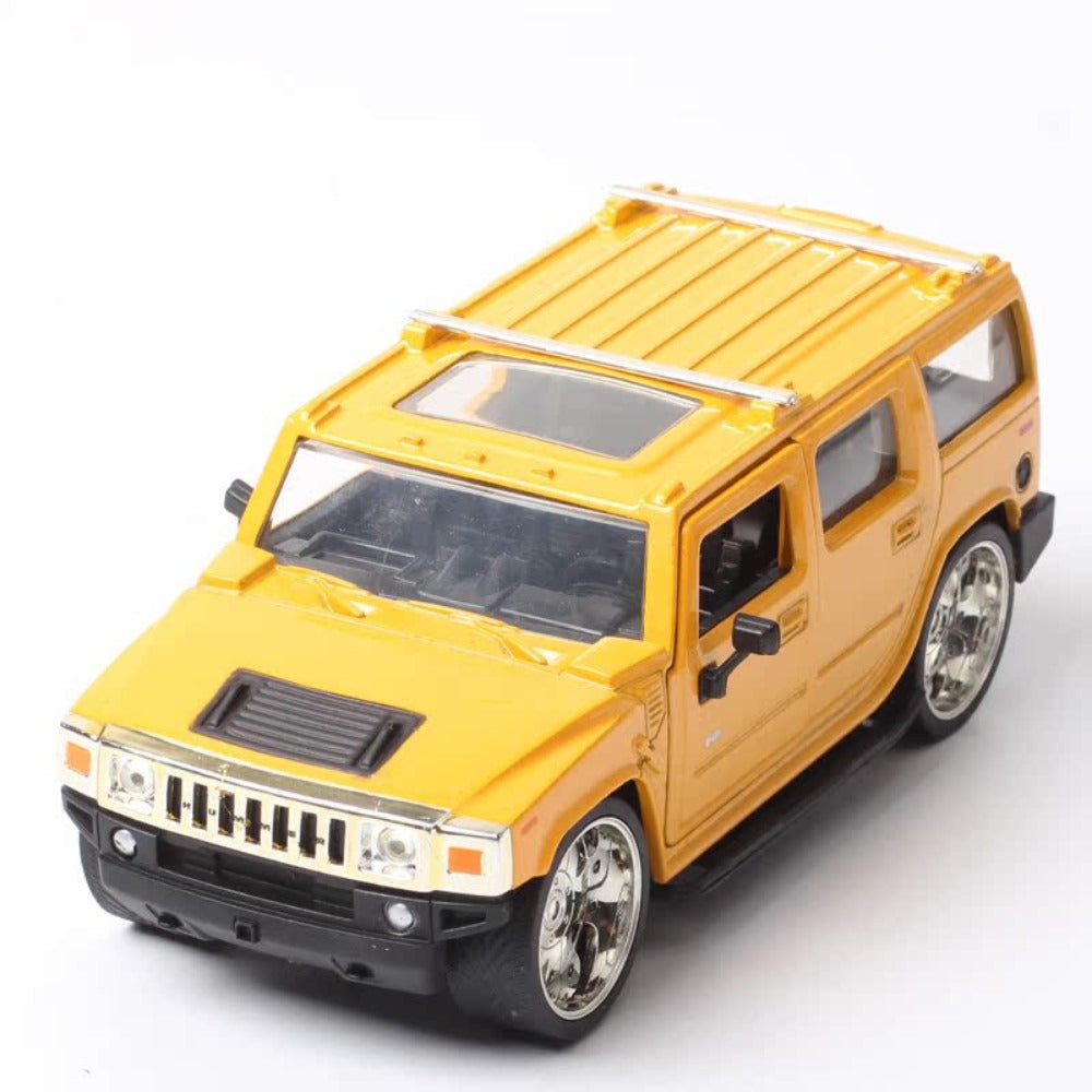 1/32 Scale 2003 Hummer H2 Off-Road Sport Utility Vehicle Diecast Model Car