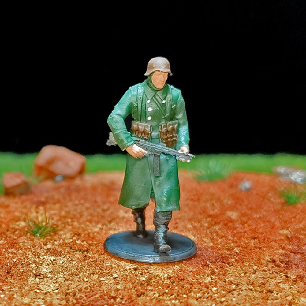 1/72 Scale WWII German Soldiers in Winter Painted Figures for Model Dioramas