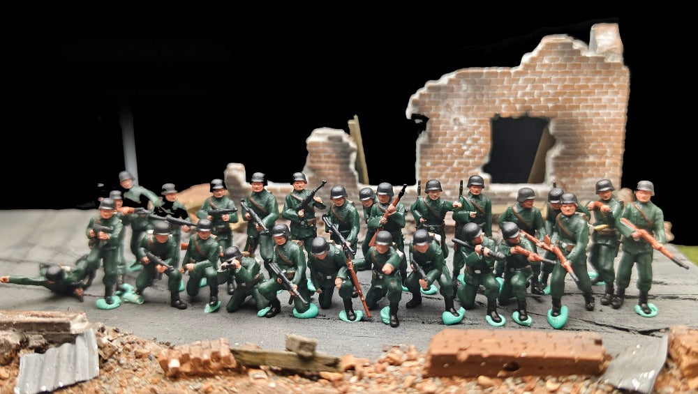 1/72 Scale German Soldiers Painted Figures Set for Model Dioramas