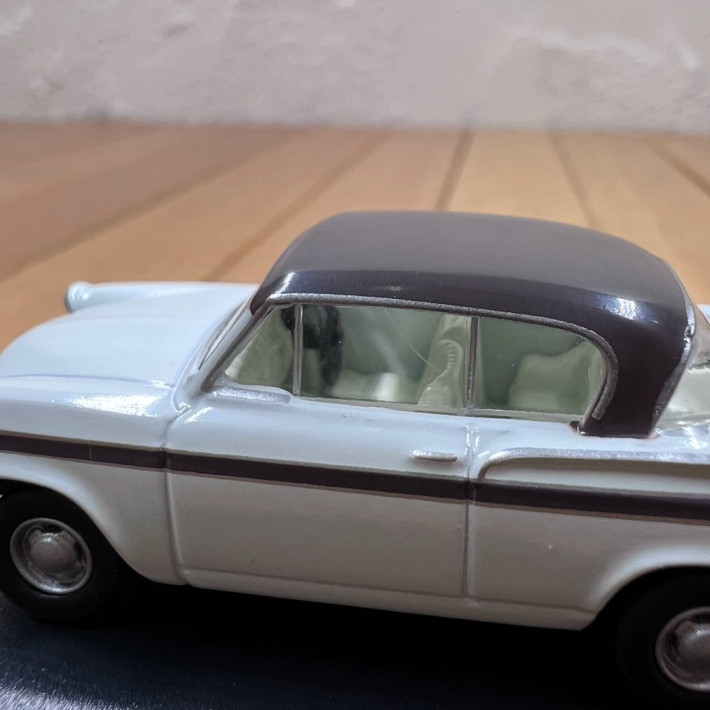 1/76 Scale Sunbeam Rapier Diecast Model Car