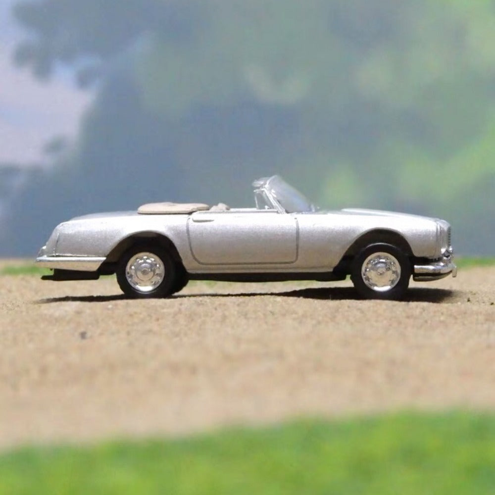 1/87 Scale Facel Vega Vintage Car Diecast Model