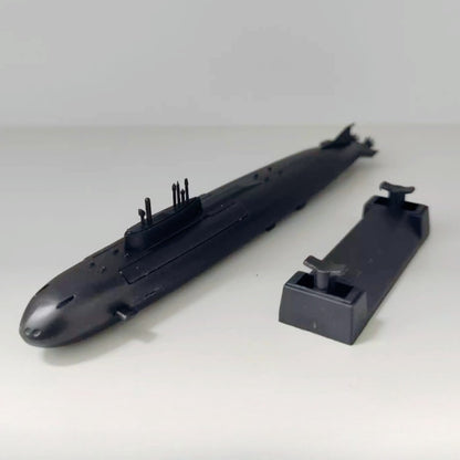 1/1000 Scale K-141 Kursk Russian Oscar II-Class Nuclear-Powered Cruise Missile Submarine Pre-built Plastic Collectible Model