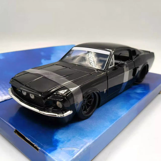 1/24 Scale 1967 Shelby Mustang GT500 Diecast Model Car