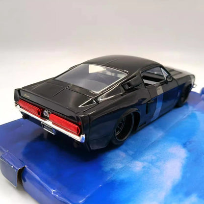 1/24 Scale 1967 Shelby Mustang GT500 Diecast Model Car