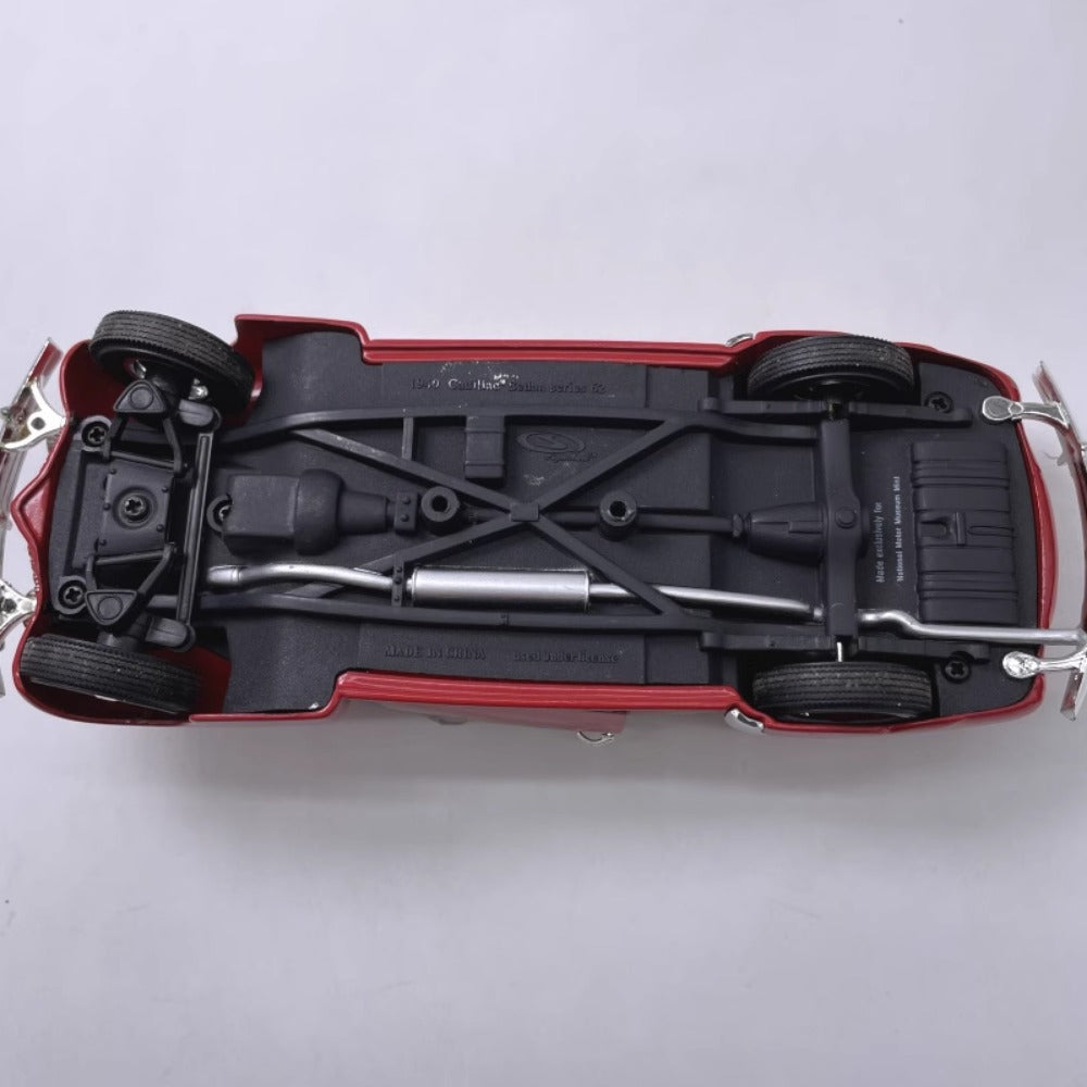 1/32 Scale 1940 Cadillac Series 62 Convertible Diecast Model Car