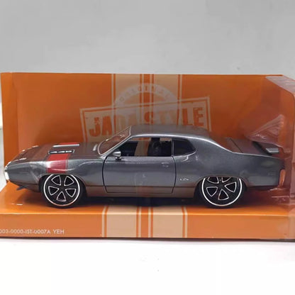 1/24 Scale 1972 Plymouth GTX Diecast Model Car