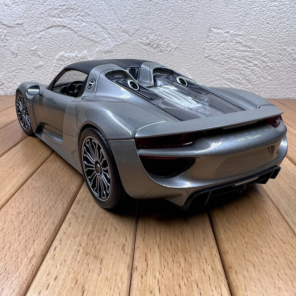 1/18 Scale Porsche 918 Spyder Sports Car Diecast Model