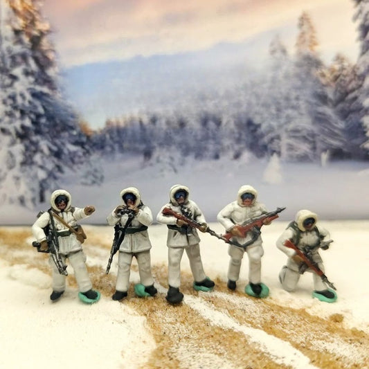1/72 Scale Snow Soldiers Painted Figures for Model Dioramas