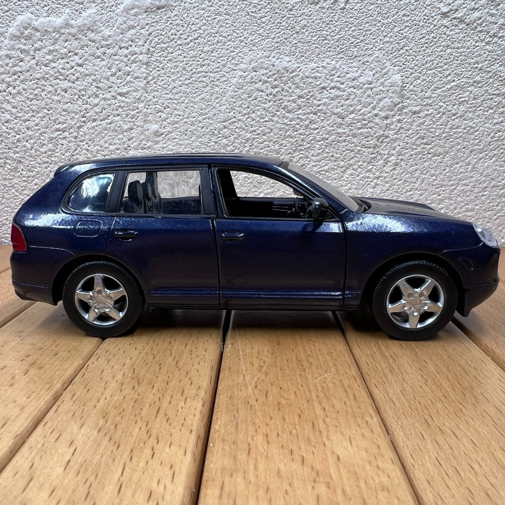 1/32 Scale 2004 Porsche Cayenne Turbo Luxury Crossover SUV Diecast Model Car