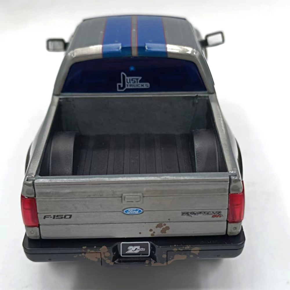 1/24 Scale 2011 Ford F-150 SVT Raptor Pickup Truck Dirt Stain Deisgn Diecast Model