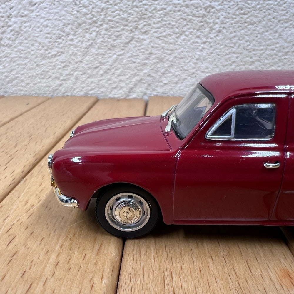 1/43 Scale 1960 Renault Dauphine Vintage Car Diecast Model