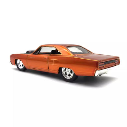 1/32 Scale 1970 Plymouth Road Runner Diecast Model Car