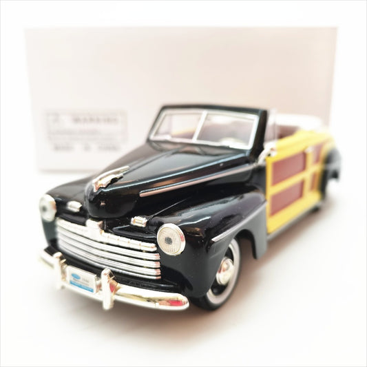 1/32 Scale 1946 Ford Sportsman Convertible Diecast Model Car