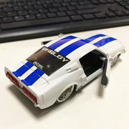 1/32 Scale 1967 Shelby Mustang GT500 Diecast Model Car