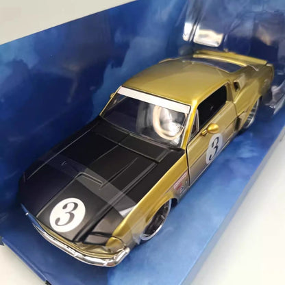 1/24 Scale 1967 Ford Mustang Shelby GT500 Diecast Model Car