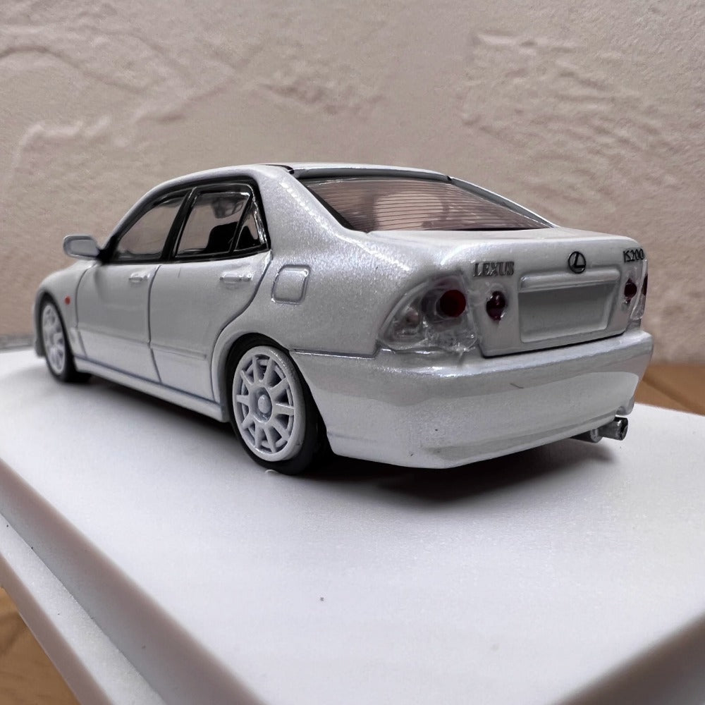 1/64 Scale Lexus IS 200 Executive Car Diecast Model