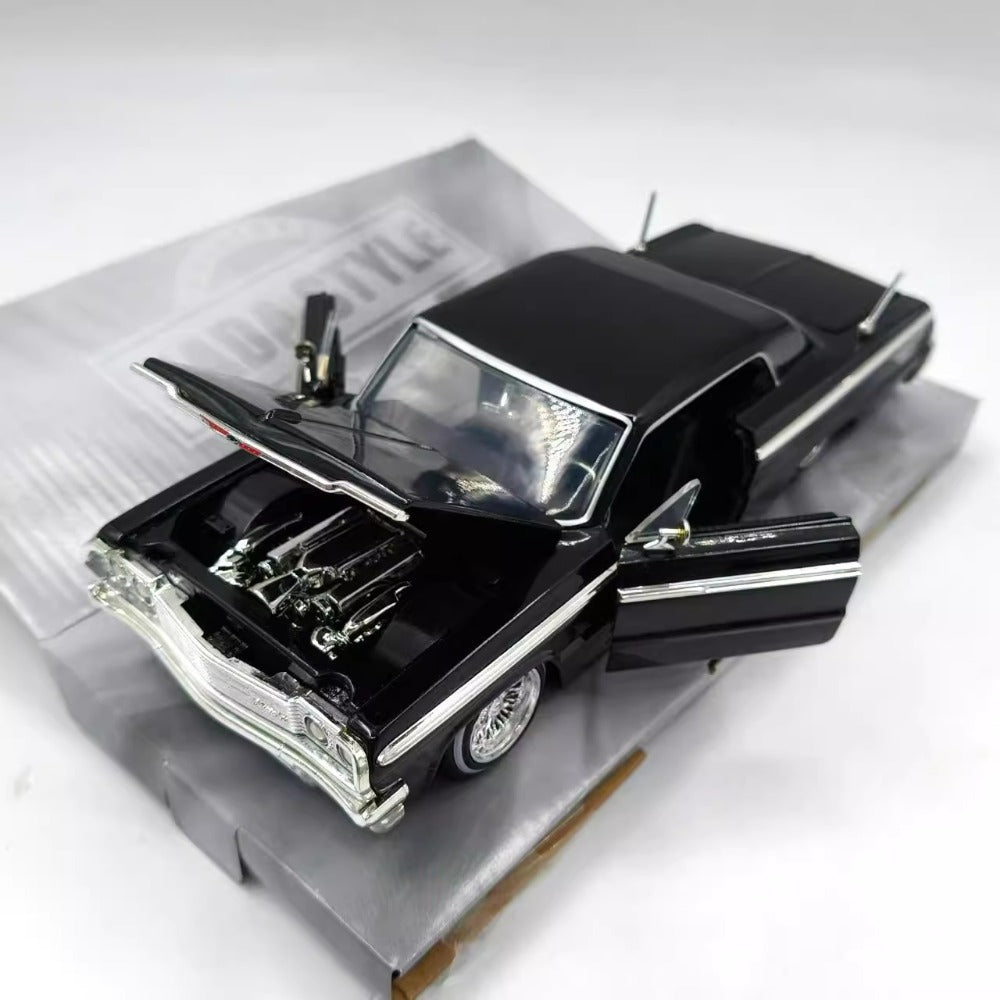 1/24 Scale 1964 Chevrolet Impala Lowrider Diecast Model Car