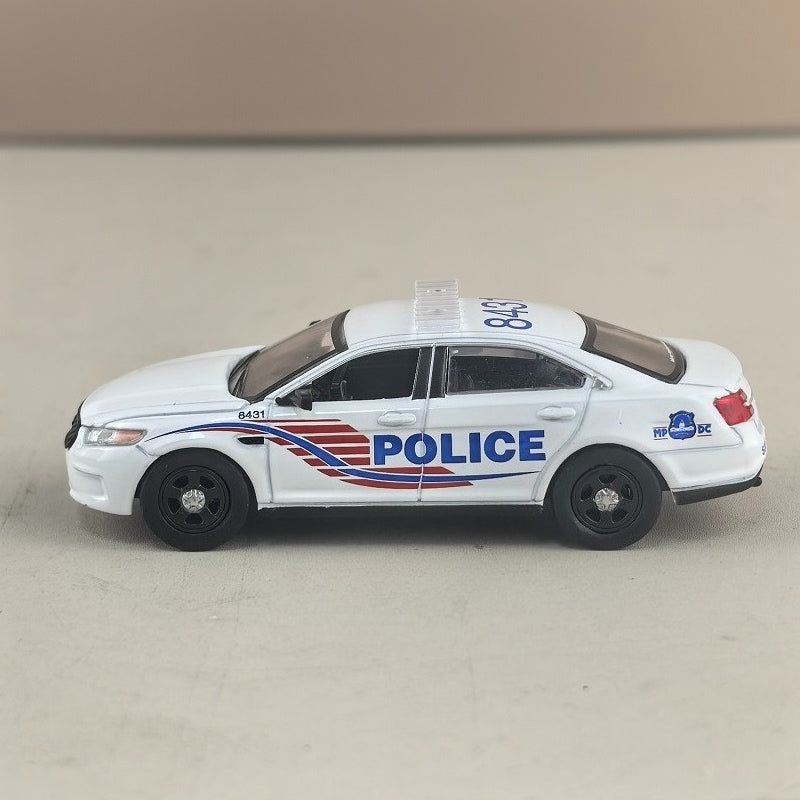 1/64 Scale Ford Taurus MPDC Washington DC Police Interceptor Sedan Diecast Model Car