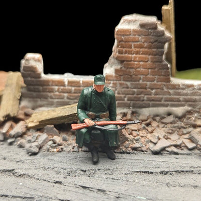 1/72 Scale WWII German Sitting Posture Soldiers Painted Figures for Model Dioramas