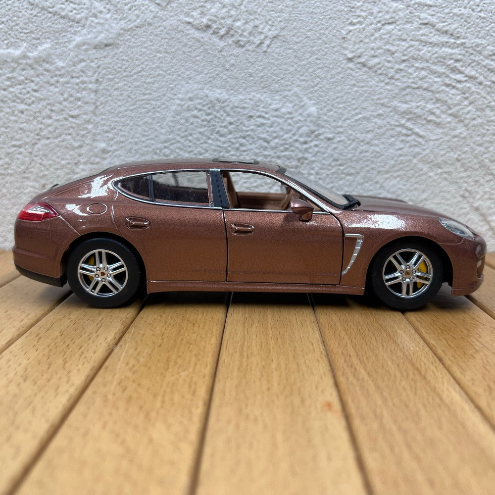 1/24 Scale Porsche Panamera Turbo Luxury Car Diecast Model