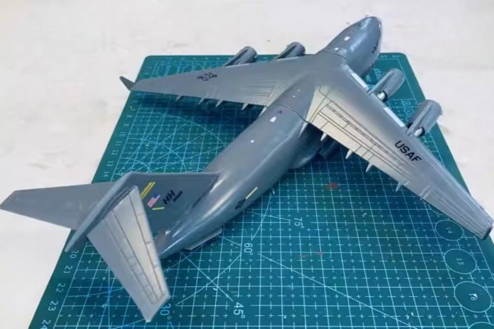 1/200 Scale Boeing C-17 Globemaster III Military Transport Aircraft Diecast Model