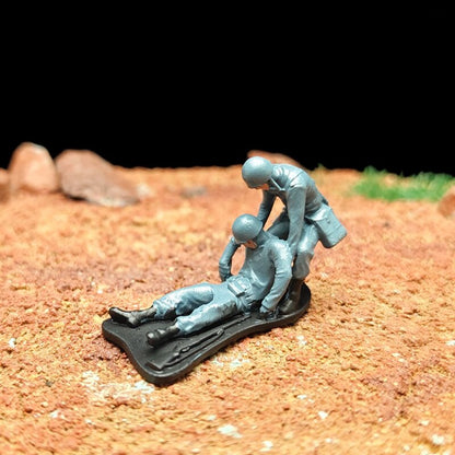 1/72 Scale WWII Combat Medic Soldiers Painted Figures for Model Dioramas