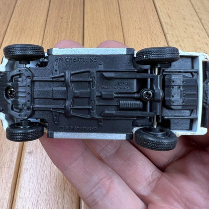1/64 Scale Mitsubishi Pajero Super Exceed SUV Diecast Model