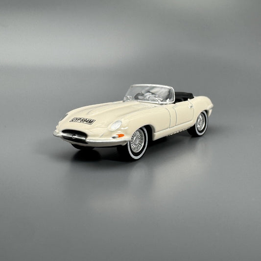 1/76 Scale Jaguar E-Type Sports Car Diecast Model