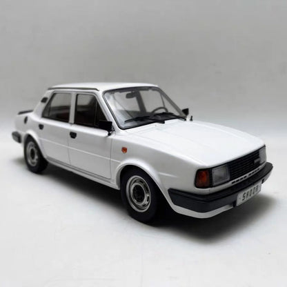 1/18 Scale Skoda 120 L Diecast Model Car
