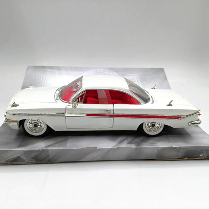 1/24 Scale 1961 Chevrolet Impala Diecast Model Car