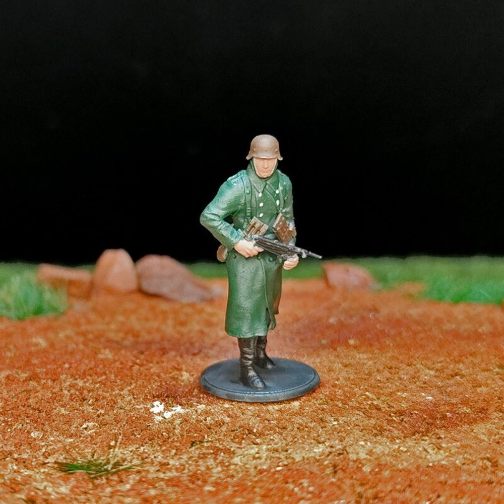 1/72 Scale WWII German Soldiers in Winter Painted Figures for Model Dioramas