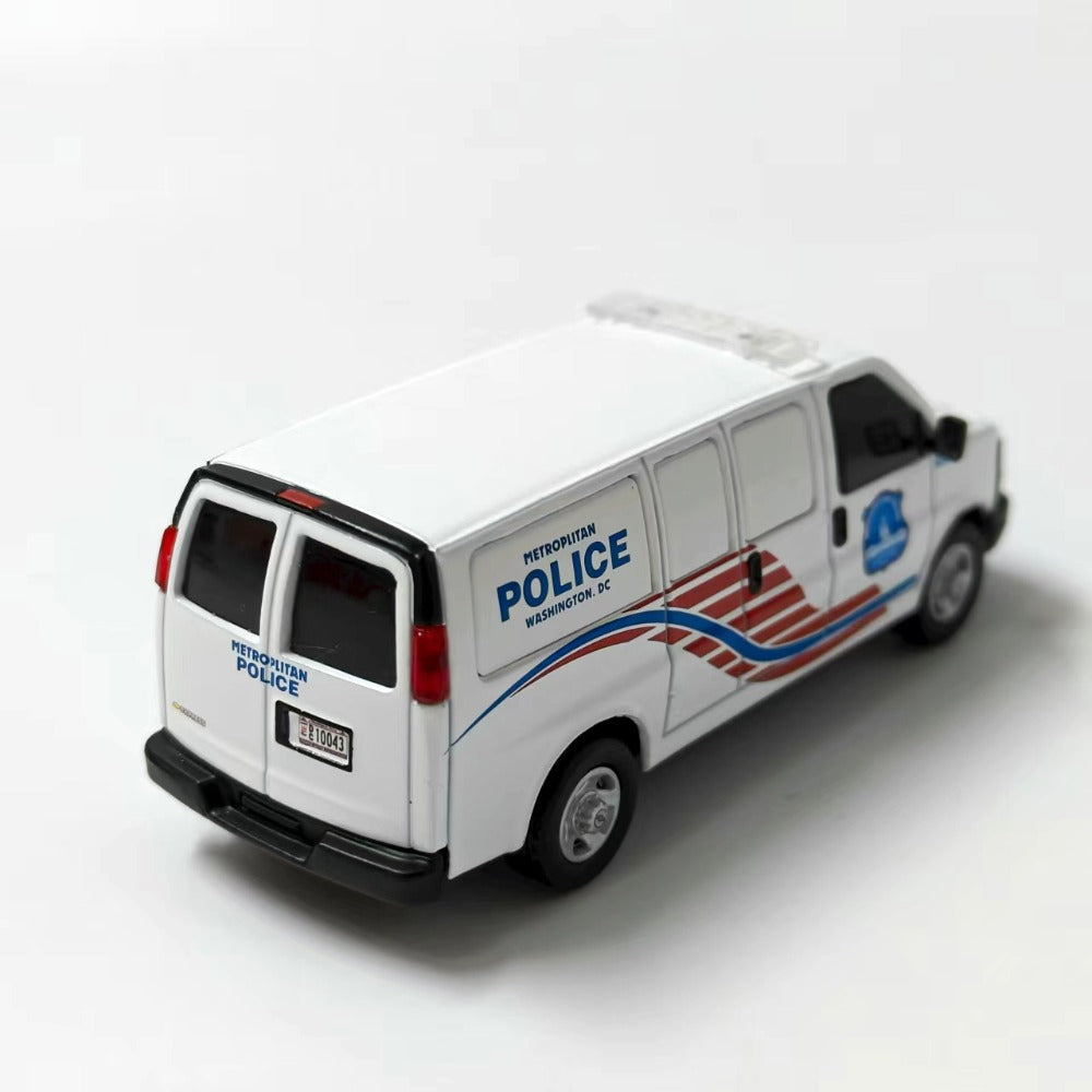 1/64 Scale Chevrolet Express MPDC Washington DC Police Van Diecast Model Car