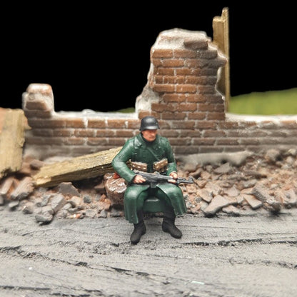 1/72 Scale WWII German Sitting Posture Soldiers Painted Figures for Model Dioramas