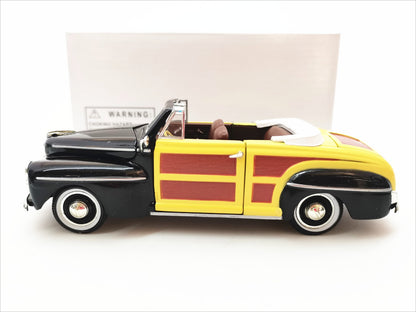 1/32 Scale 1946 Ford Sportsman Convertible Diecast Model Car