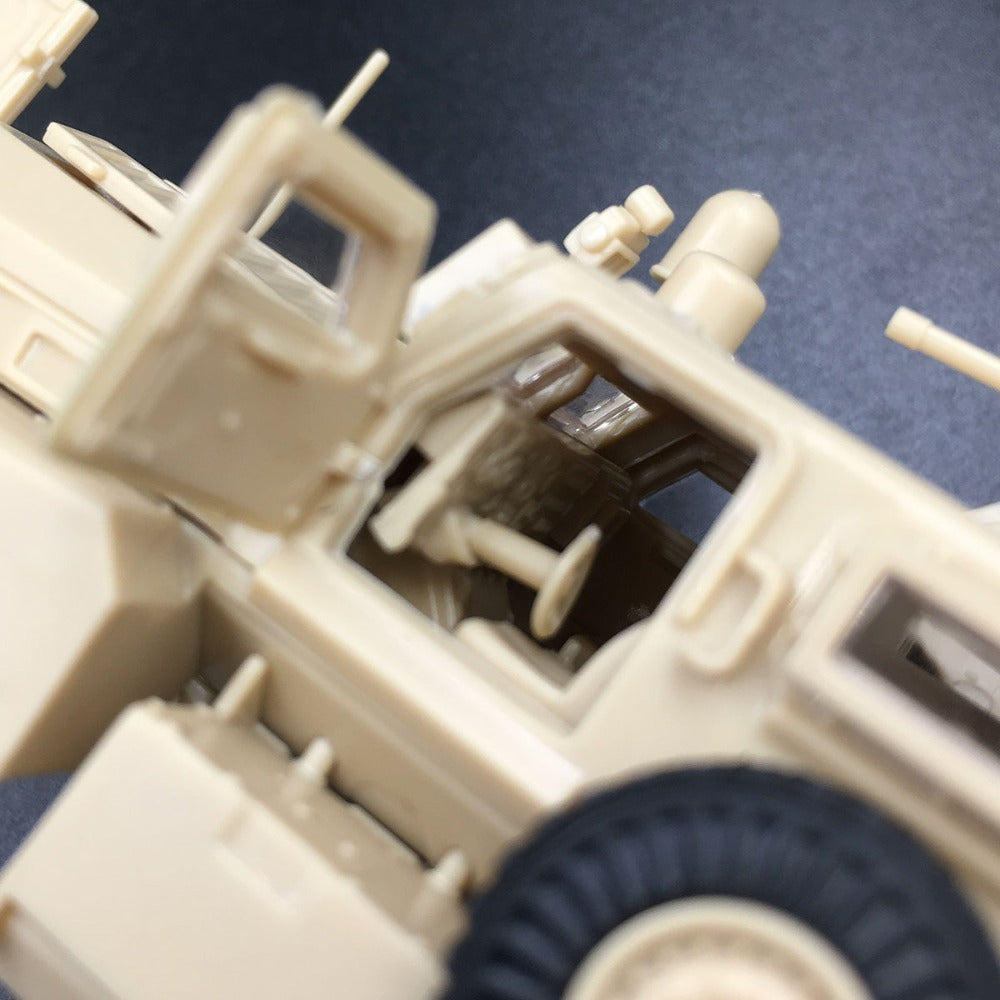 1/72 Scale Cougar MRAP US Infantry Mobility Vehicle Pre-built Plastic Collectible Model