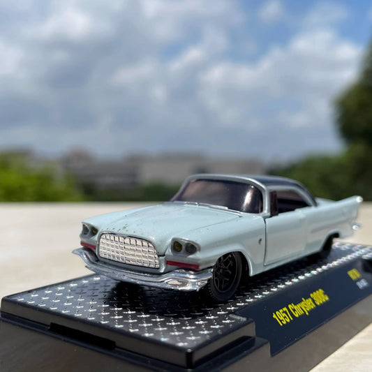 1/64 Scale 1957 Chrysler 300C Diecast Model Car