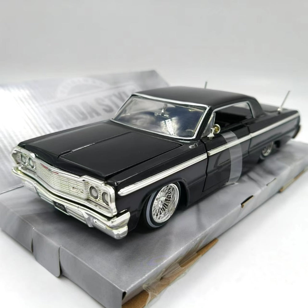 1/24 Scale 1964 Chevrolet Impala Lowrider Diecast Model Car