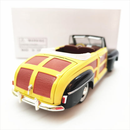 1/32 Scale 1946 Ford Sportsman Convertible Diecast Model Car