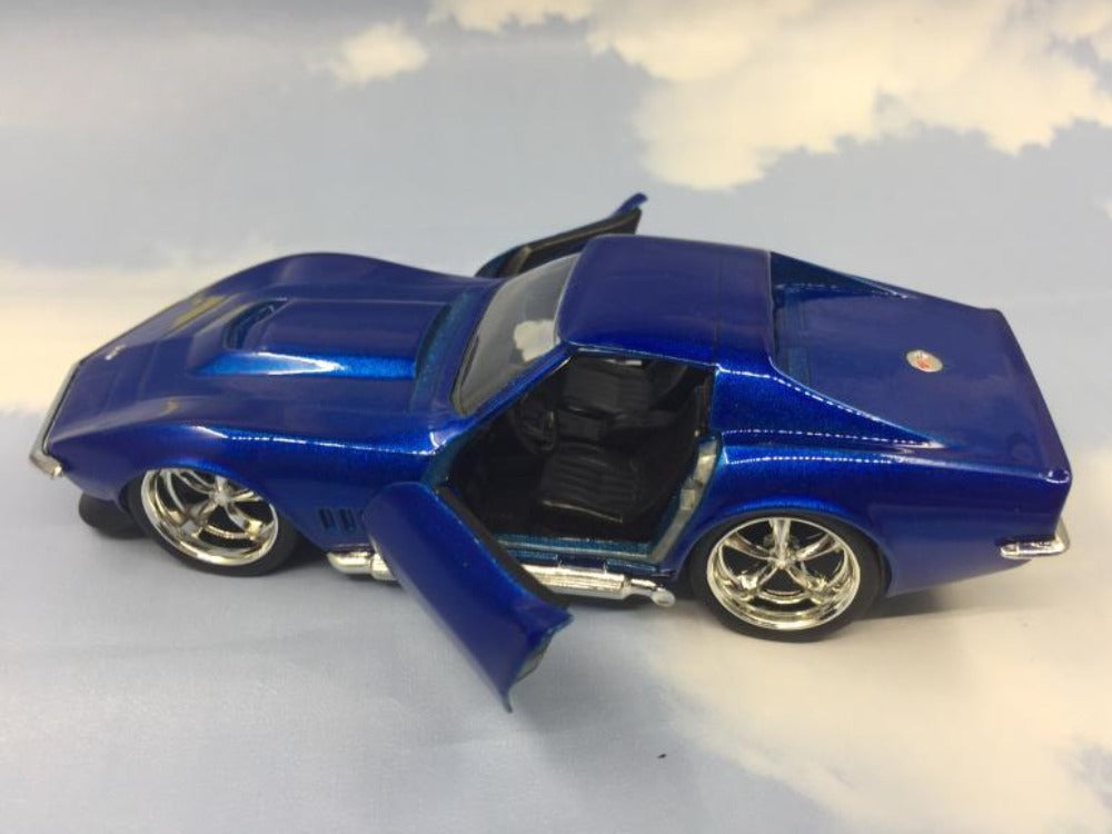 1/32 Scale 1969 Chevrolet Corvette Sports Car Diecast Model