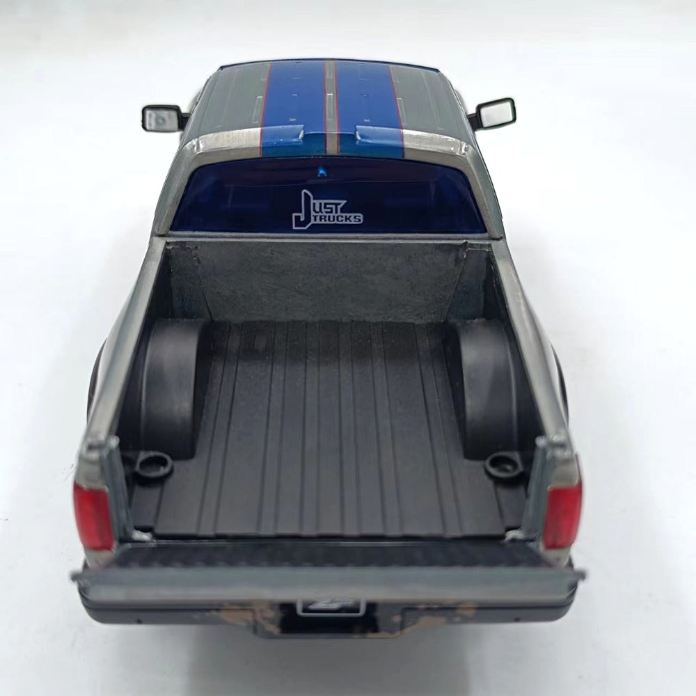 1/24 Scale 2011 Ford F-150 SVT Raptor Pickup Truck Dirt Stain Deisgn Diecast Model