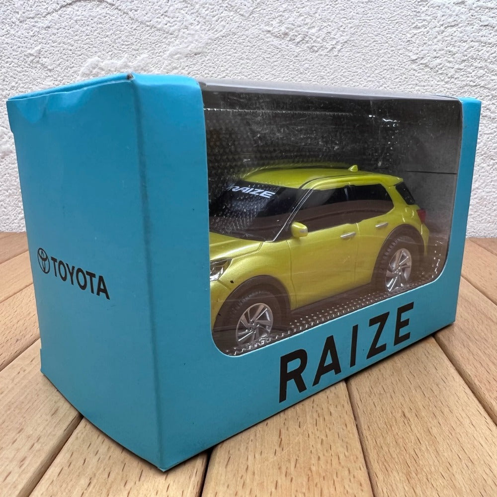 1/30 Scale Toyota Raize SUV Diecast Model Car Plastic