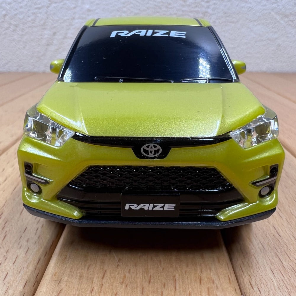 1/30 Scale Toyota Raize SUV Diecast Model Car Plastic