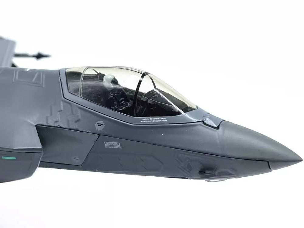 1/35 Scale Lockheed Martin F-35A Lightning II Italian Air Force 32-01 Stealth Strike Fighter Diecast Model