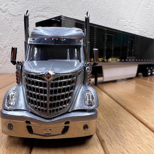 1/50 Scale International LoneStar Sleeper Cab Truck with 53' Refrigerated Van Diecast Model